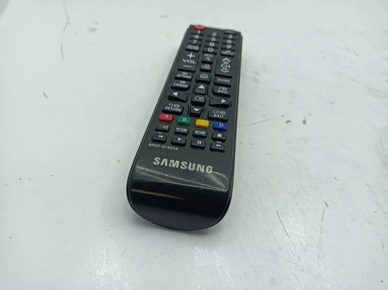 telewizor-samsung-ue50nu7092u-pilot-przekatna-ekranu-cale-50