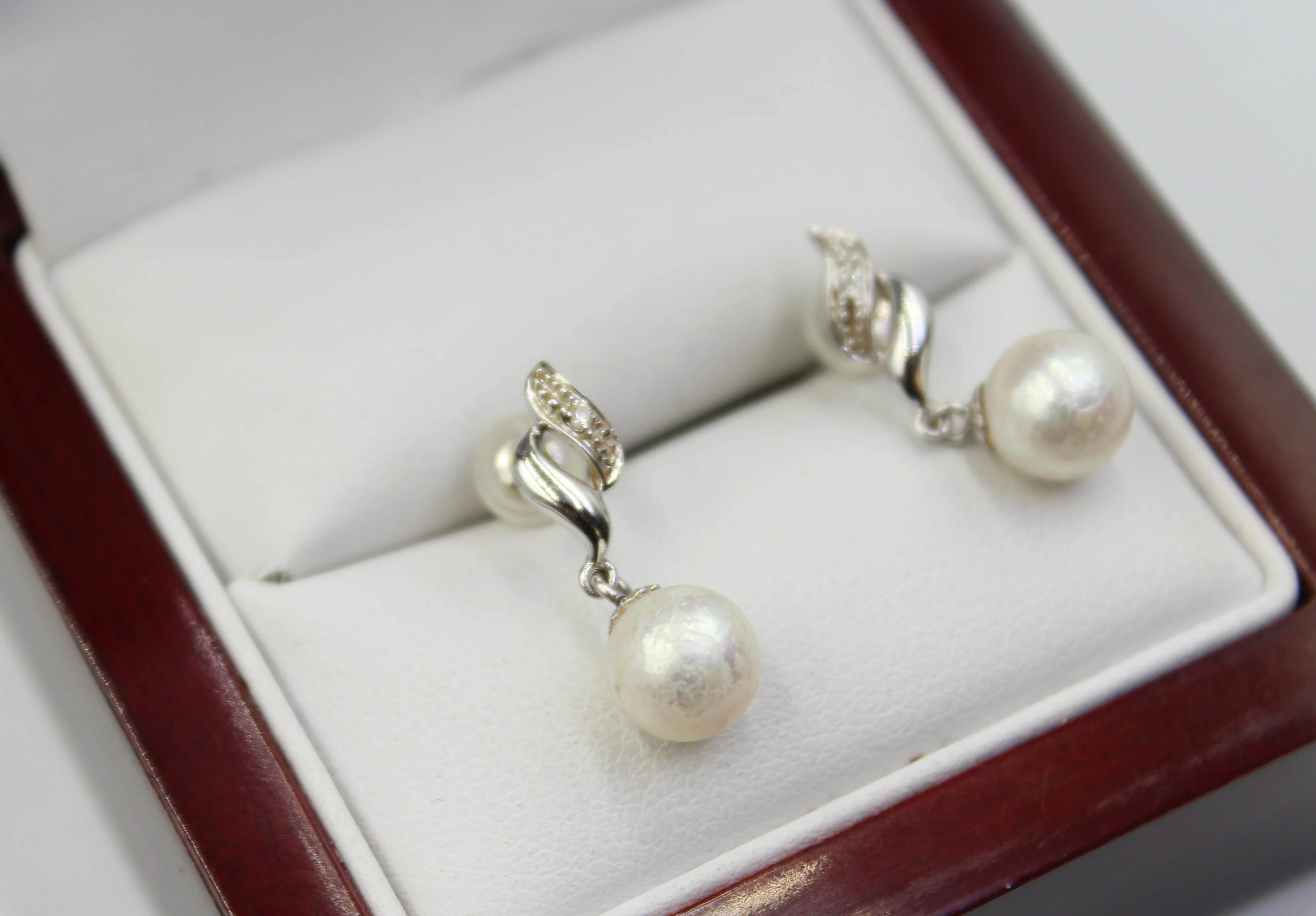 wspaniale-kolczyki-z-brylantami-i-perlami-stan-uzywany