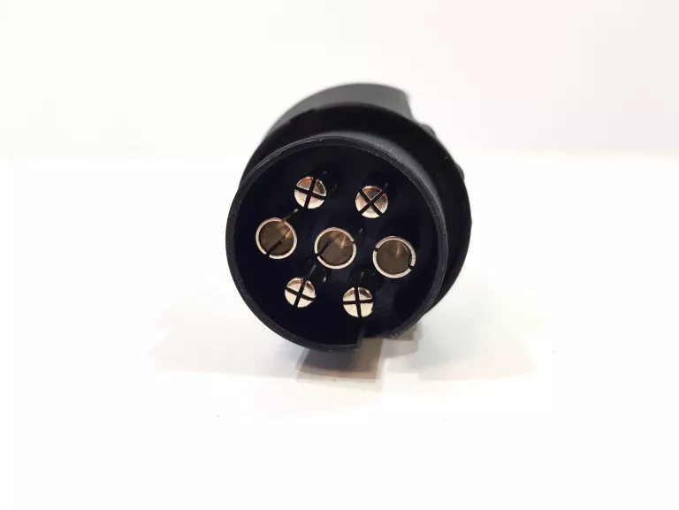 THULE ADAPTER 9906 7 PIN WTYK NA 13 GNIAZDO
