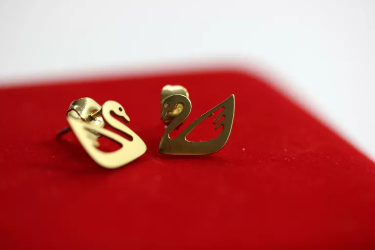 KOLCZYKI STAL POZŁACANA SZTYFT ŁABĘDZIE