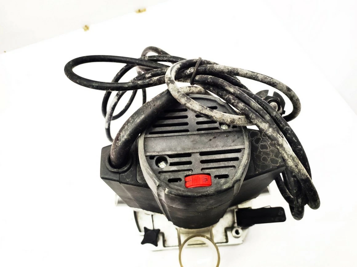 frezarka-gornowrzecionowa-budget-ber10205-zasilanie-sieciowe