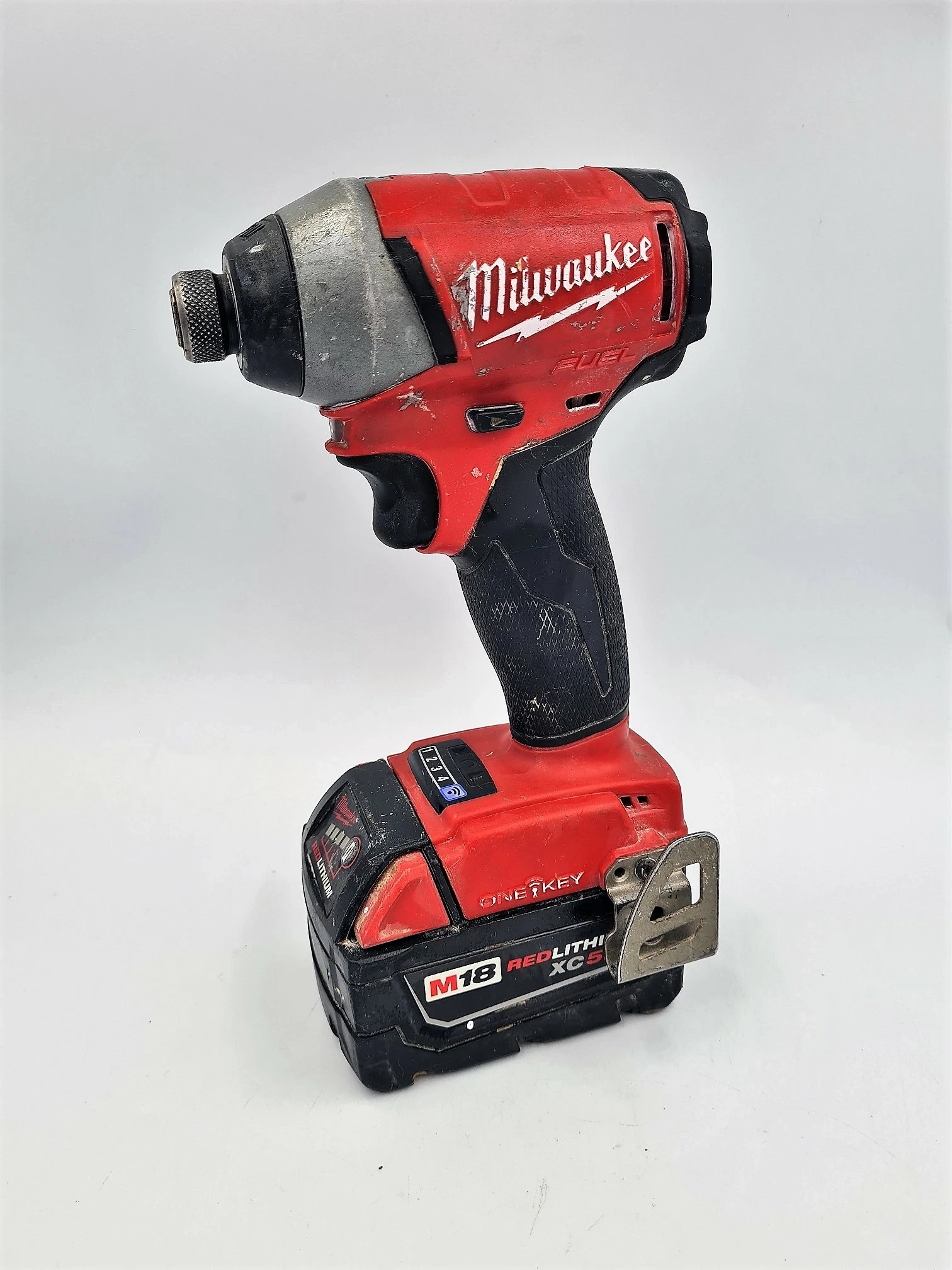 klucz-udarowy-milwaukee-2757-20-aku-xc50ah-m18-rodzaj-silnika-silnik-bezszczotkowy