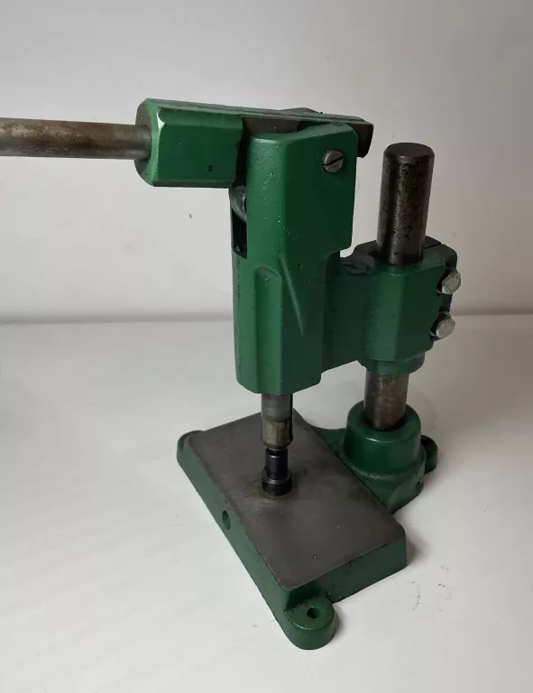 praska-kaletnicza-napownica-nitownica-oczkarka-rodzaj-napownica