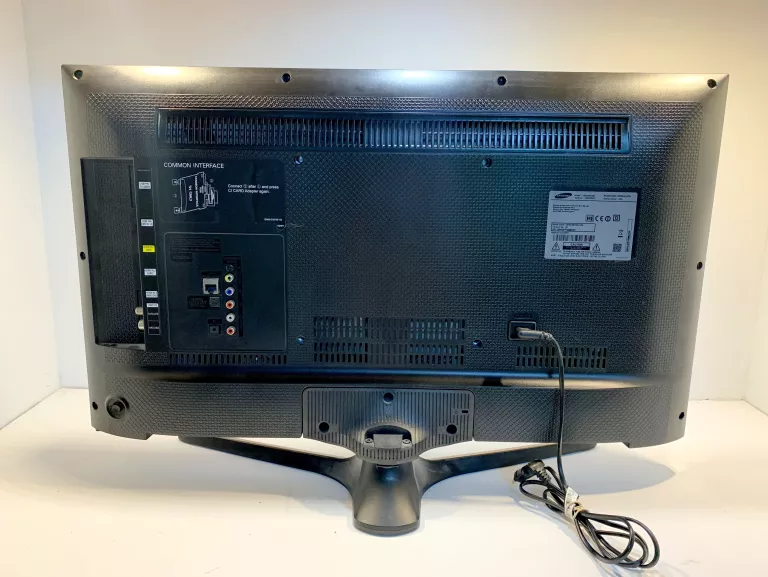 tv-smart-samsung-ue32j5670sukabelpilot-kod-producenta-ue32j5600awxxh