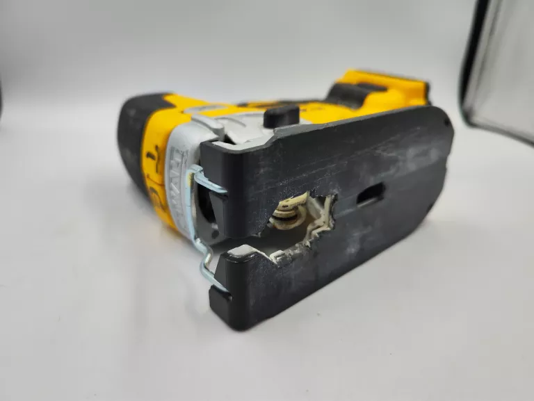 WYRZYNARKA DEWALT DCS334 AKU+ ŁADOWARKA
