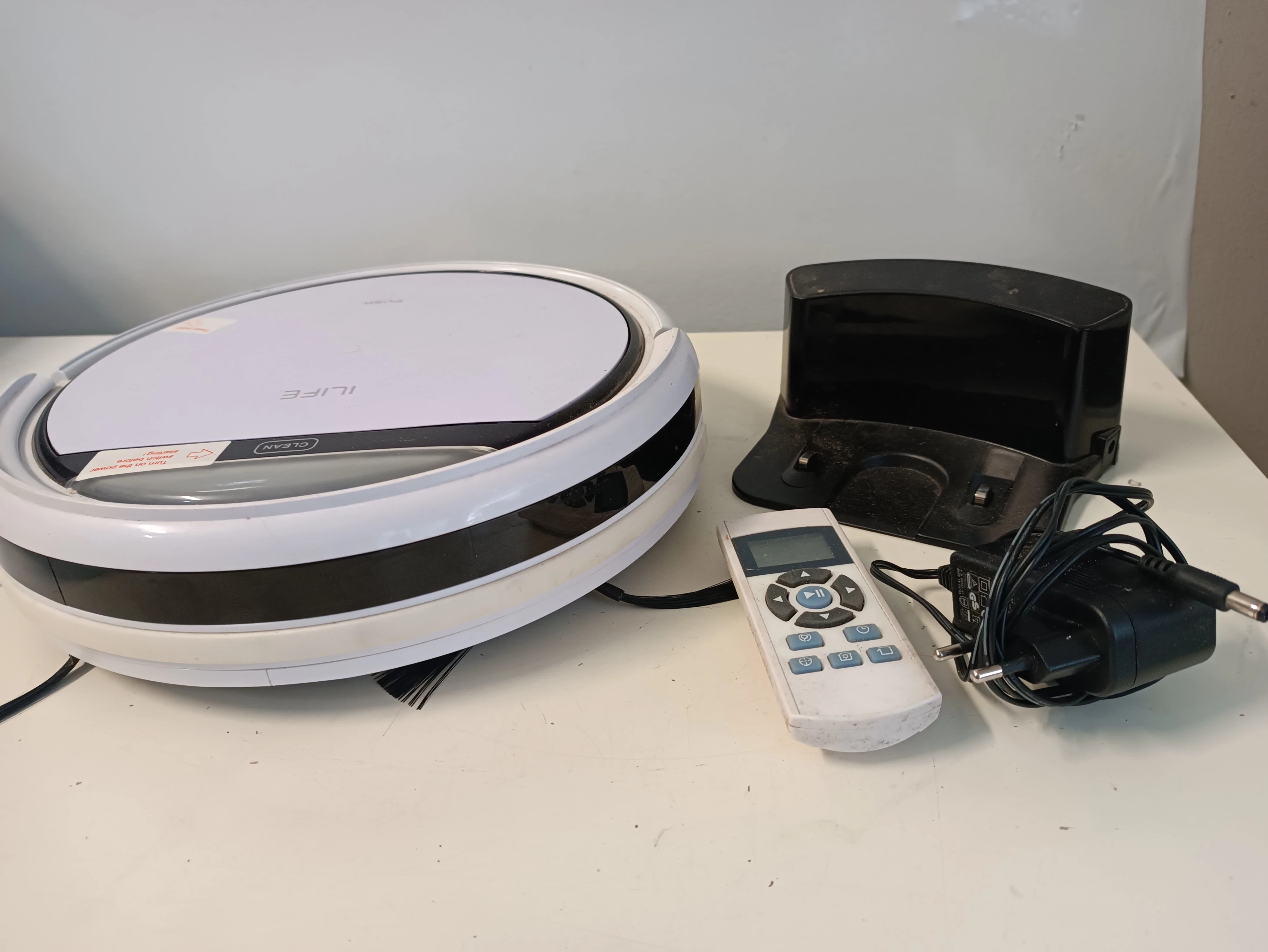 robot-sprzatajacy-ilife-v3s-pro-stacja-ladujaca-prochnika-13-lodz