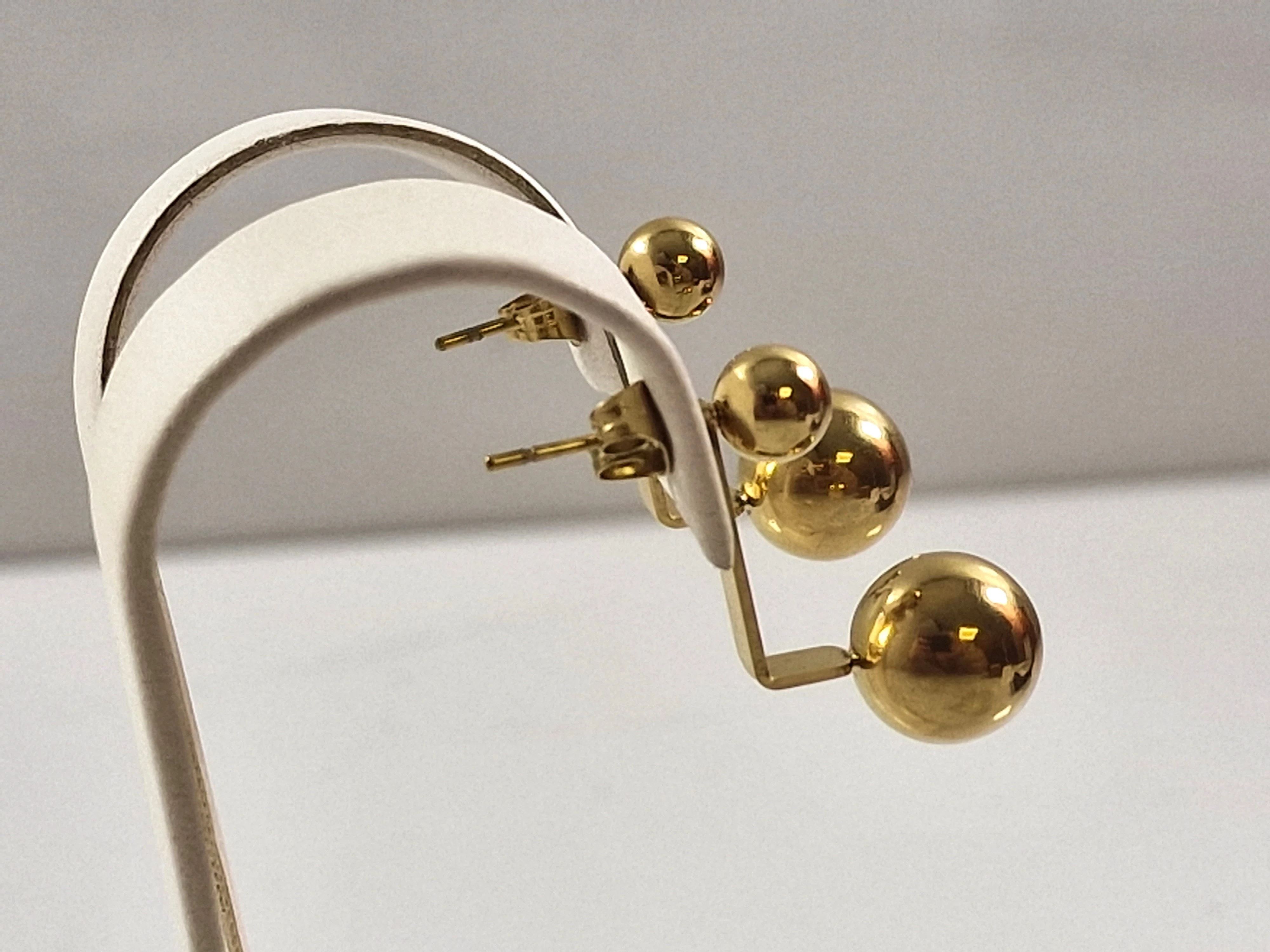 kolczyki-kulki-ze-stali-chirurgicznej-pozlacane-rodzaj-2205-2