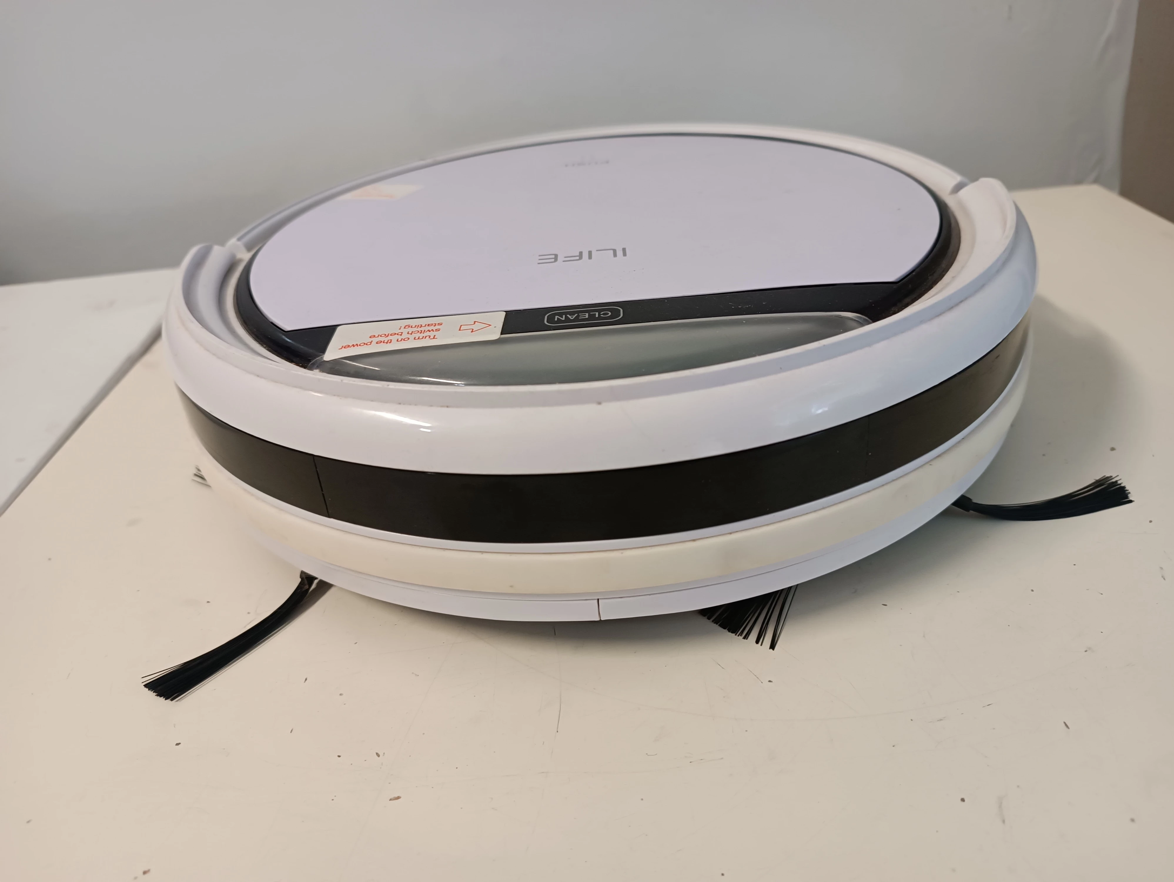 robot-sprzatajacy-ilife-v3s-pro-stacja-ladujaca-stan-uzywany