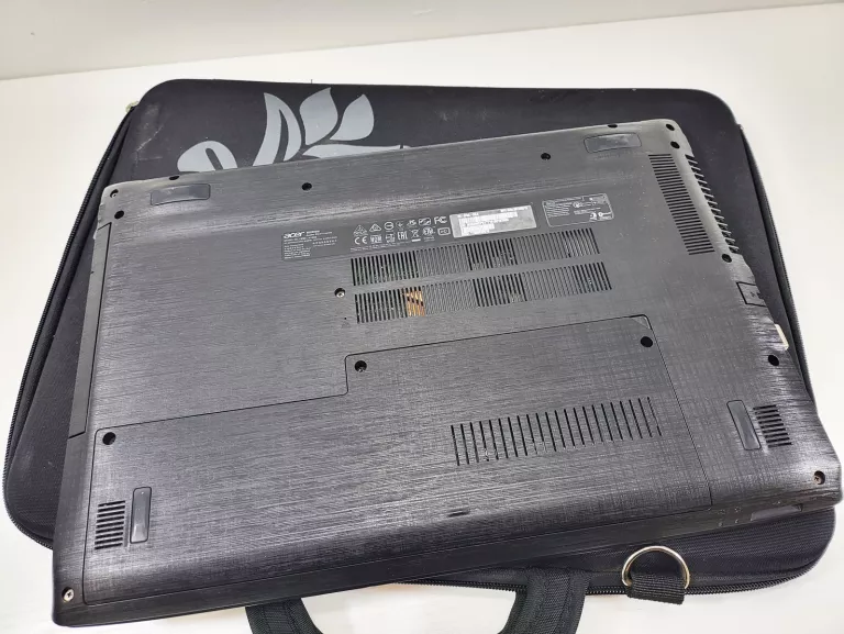 LAPTOP ACER E5-575G I3-6006U GF 940MX 36GB RAM 1T