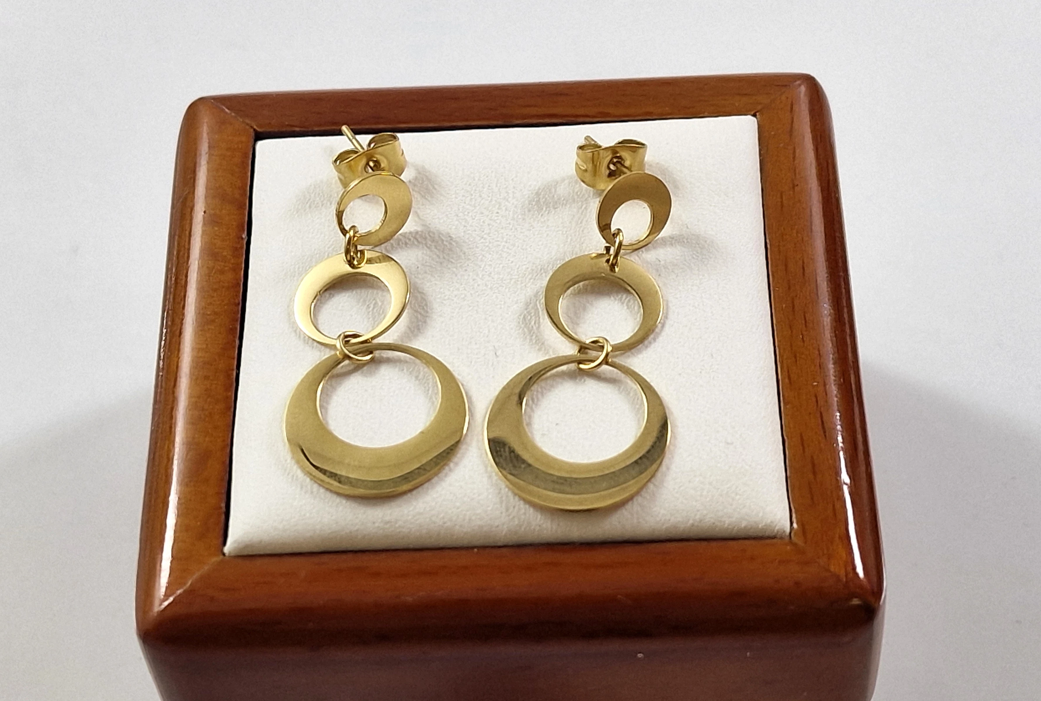 nowe-kolczyki-stal-pozlacana-okregi-wiszace-rodzaj-zapiecia-2207-2