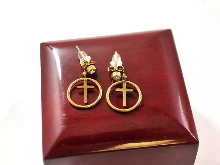 kolczyki-stal-pozlacana-krzyz-cyrkonia-okrag-motyw-129129-13