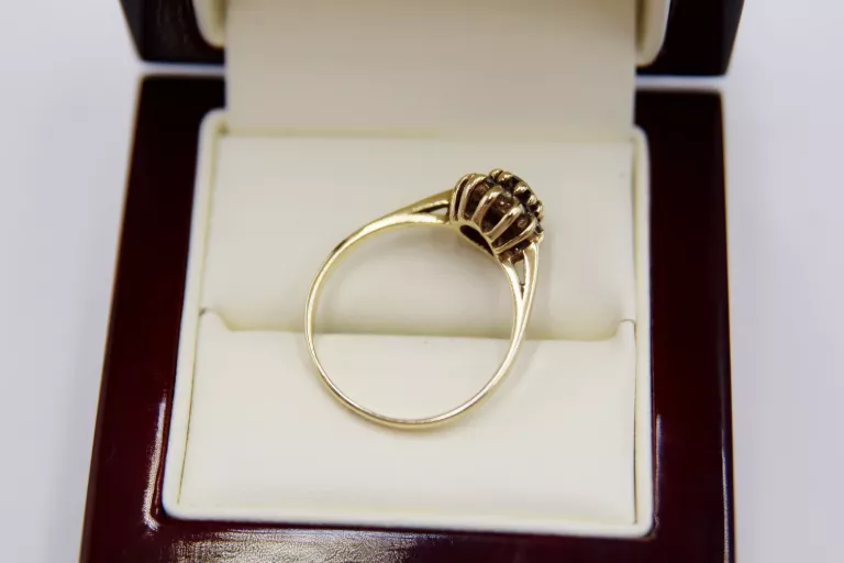 zloty-pierscionek-z-onyksem-333286gr20-material-zloto