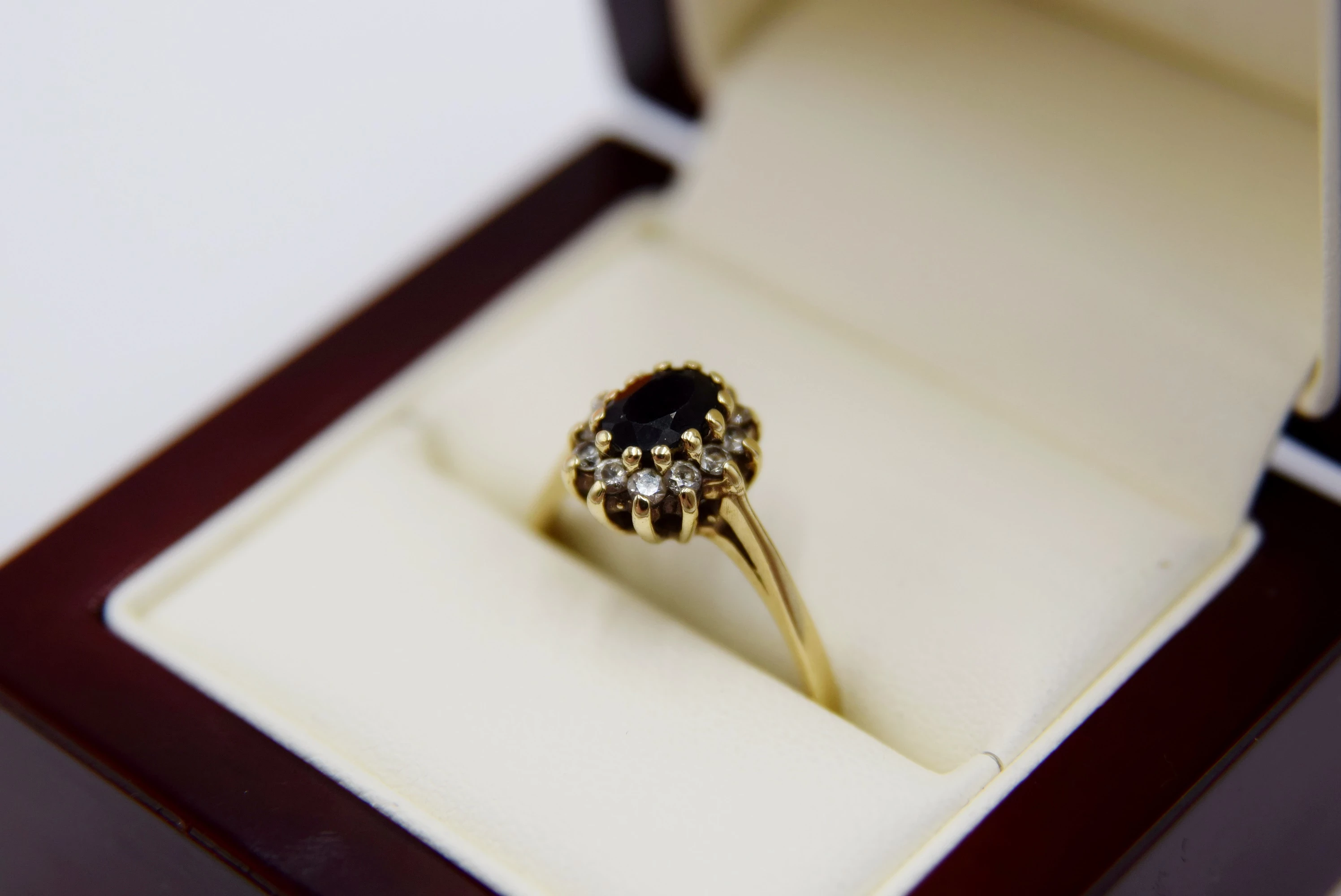 zloty-pierscionek-z-onyksem-333286gr20-stan-uzywany