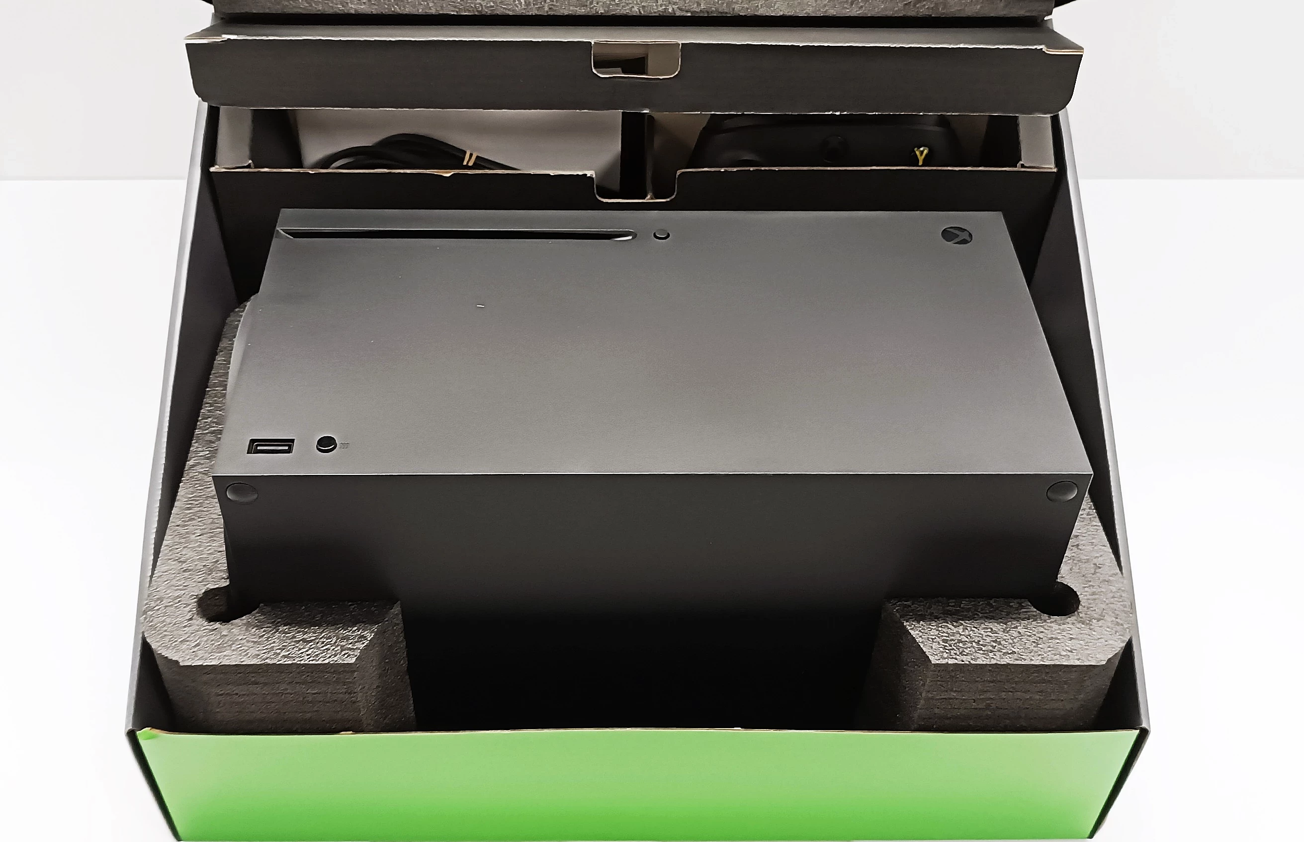 konsola-xbox-series-x-ean-gtin-889842640816