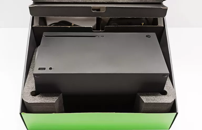 konsola-xbox-series-x-ean-gtin-889842640816