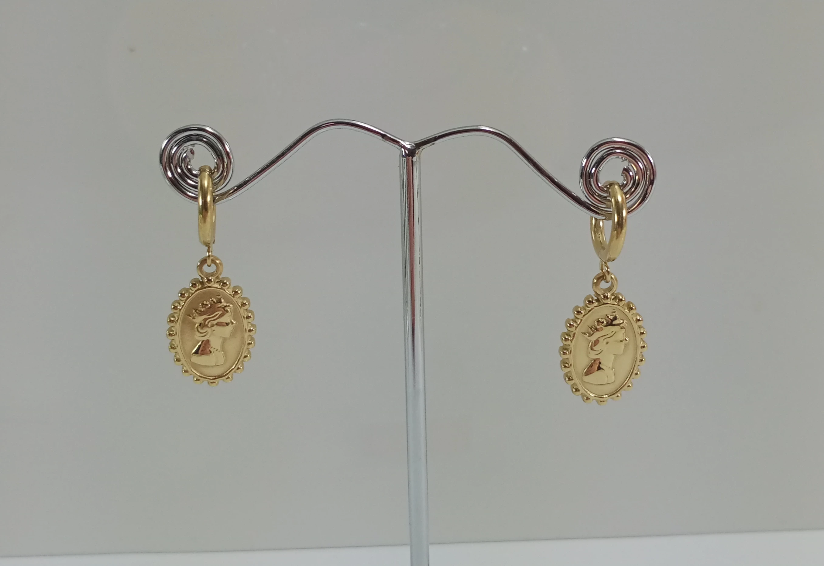 kolczyki-stal-pozlacana-kolka-wiszaca-kamea-gorna-wilda-100-poznan-ska-x