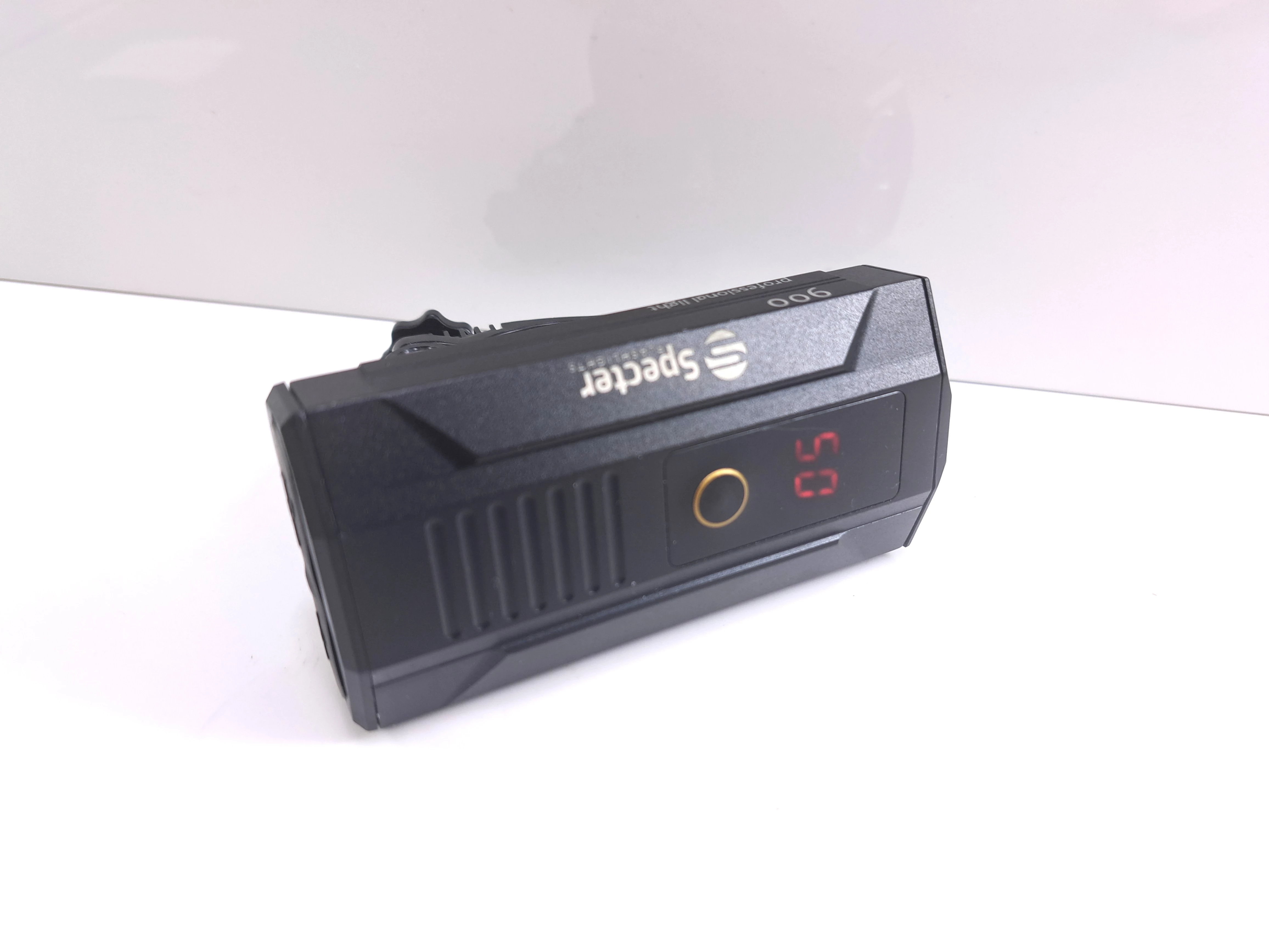 lampka-rowerowa-specter-900-stan-uzywany