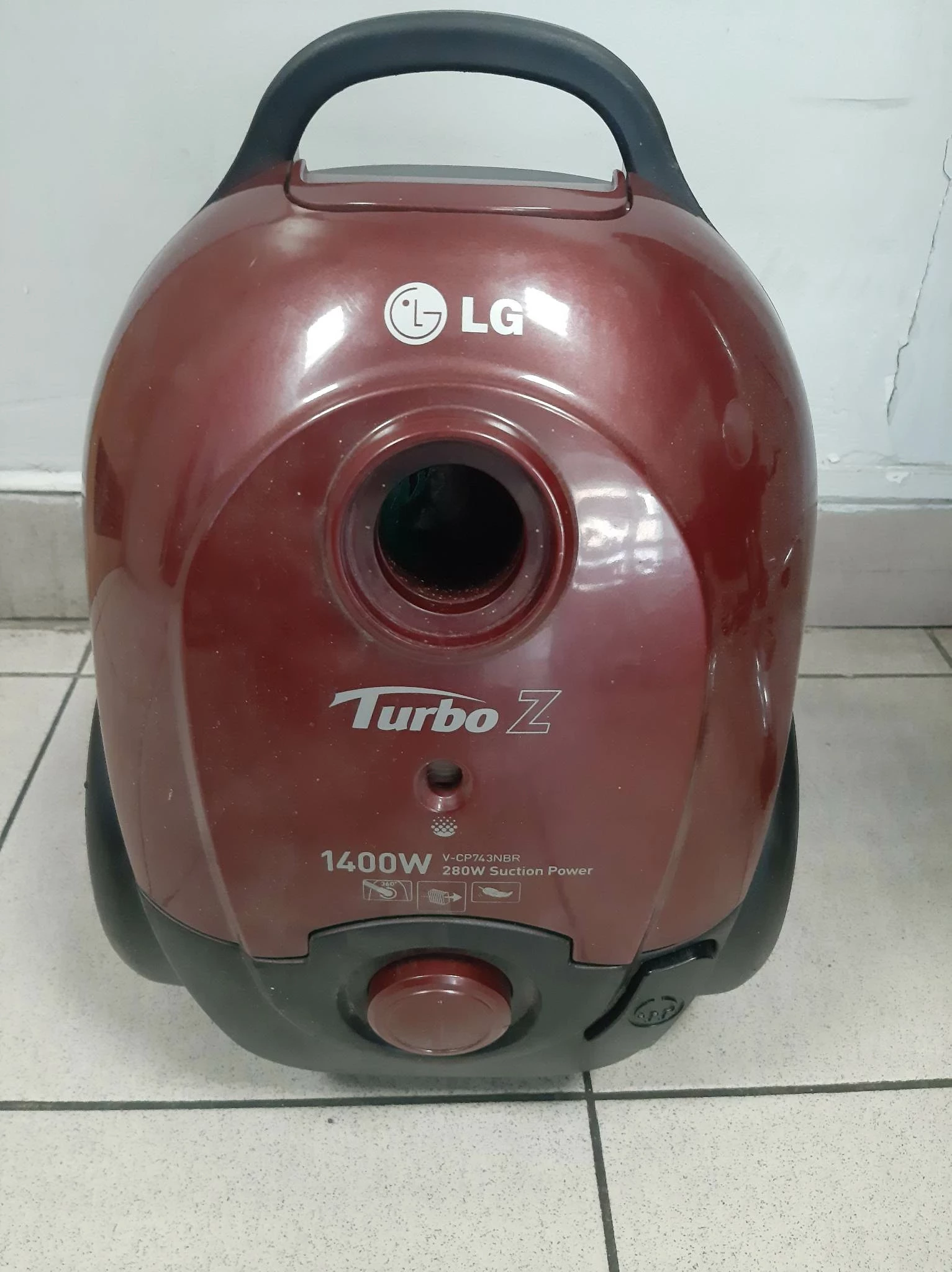 odkurzacz-lg-turbo-z-1400w-kpl-kolor-dominujacy-czerwony