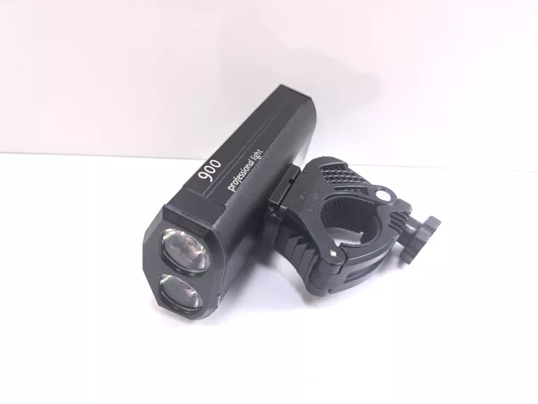 lampka-rowerowa-specter-900-glowna-62-poznan-ska-x