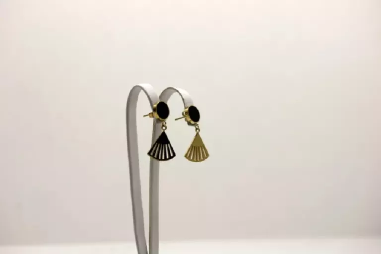 kolczyki-stal-pozlacana-czarne-kolo-z-wahlarzem-stan-11323-2