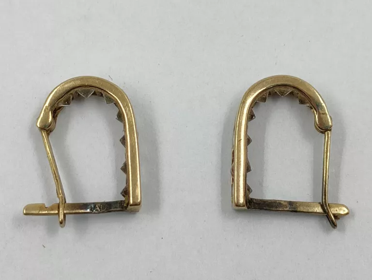 PIĘKNE ZŁOTE KOLCZYKI 333 0,98G 0,3/1,1CM