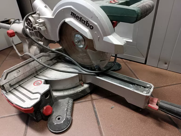 PIŁA UKOŚNICA PRZECINARKA METABO KGS 216M