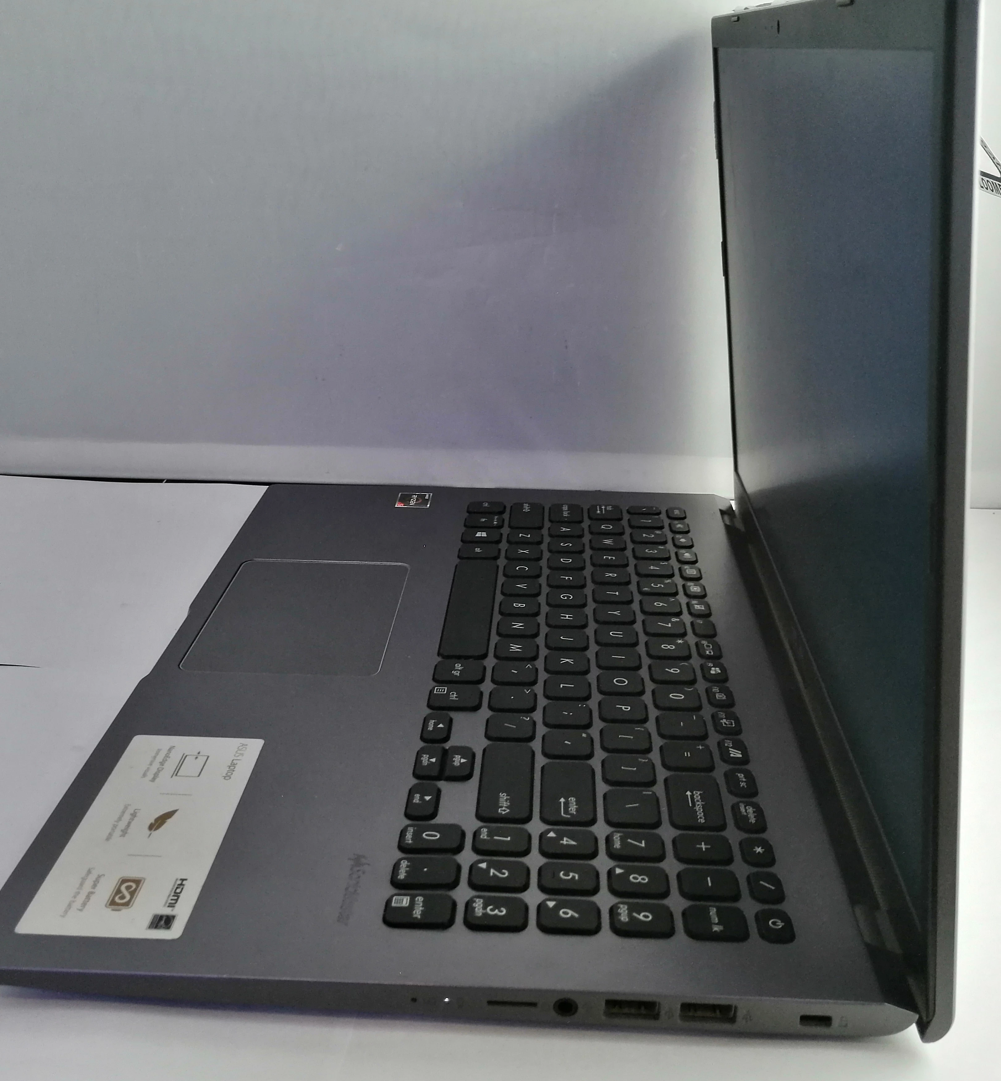 asus-d509d-ryzen-5-3500u-8512256-ssd-156-seria-procesora-intel-core-i3