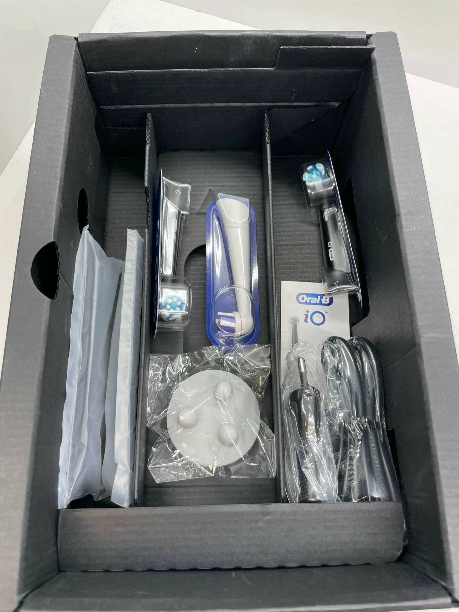 ORAL B IO SERIES 8 PLUS 3768 | Elektryczne | Loombard.pl