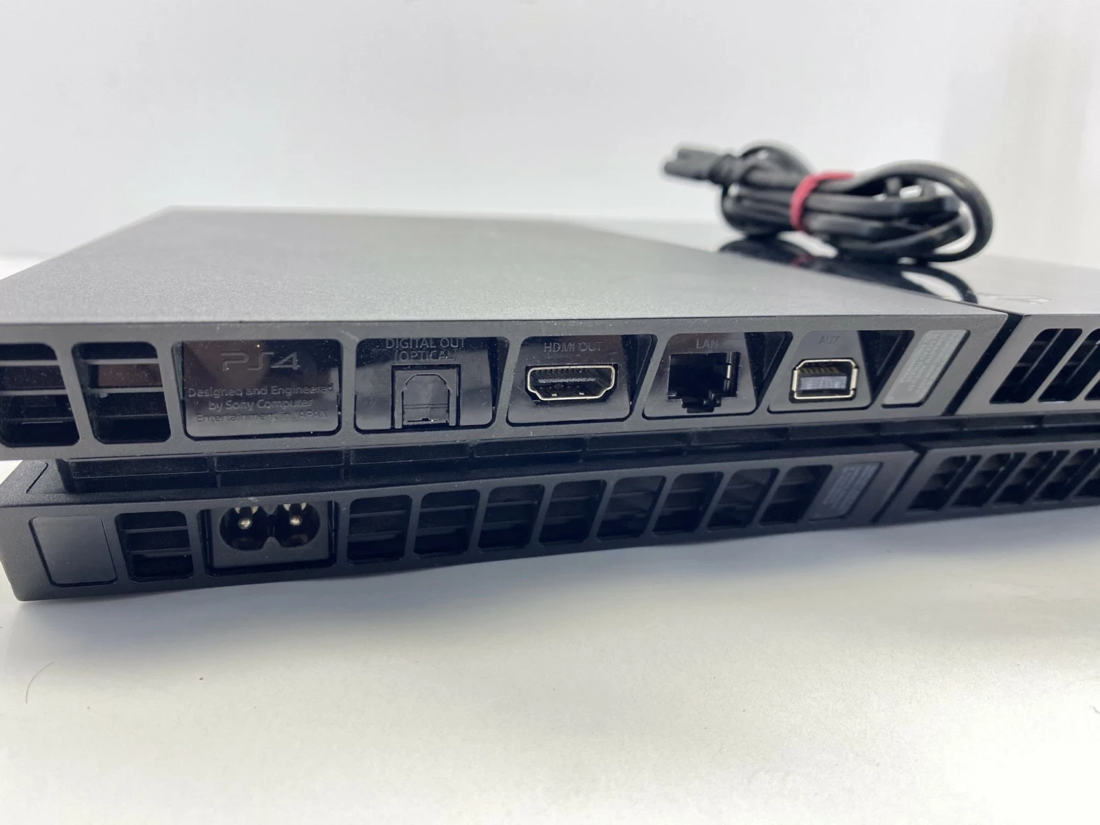 konsola-ps4-500gb-liczba-kontrolerow-w-zestawie-1