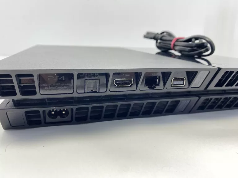 konsola-ps4-500gb-liczba-kontrolerow-w-zestawie-1