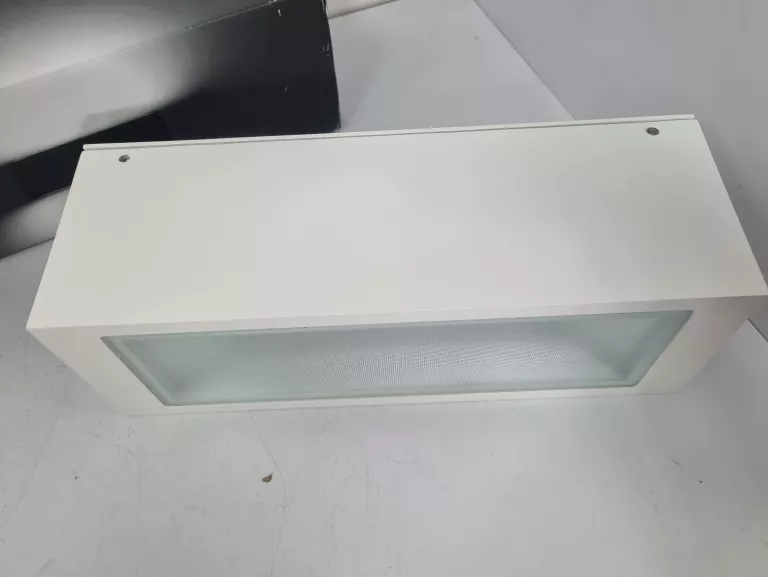 lampa-scienna-performance-in-lighting-quasar-30-stan-11323-2