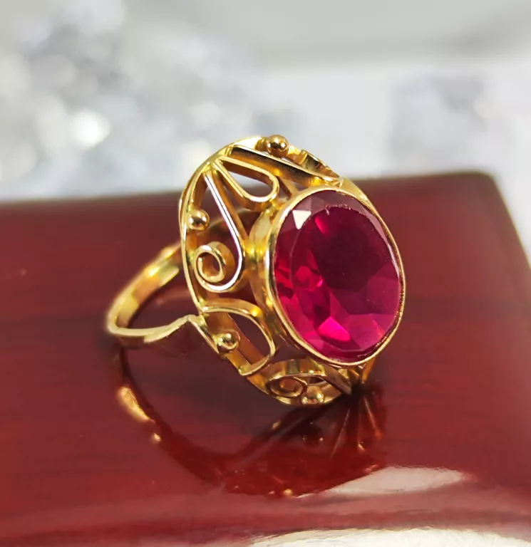 zloty-pierscionek-z-rubinem-585-63g-r16-cechy-brak