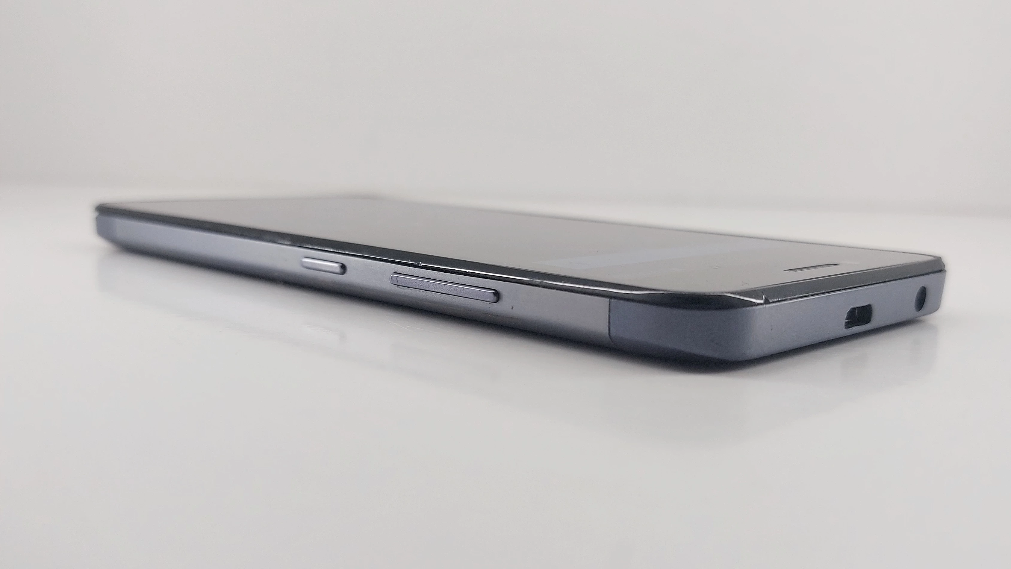 telefon-lenovo-a6020a40-k5-ean-gtin-0190404571456