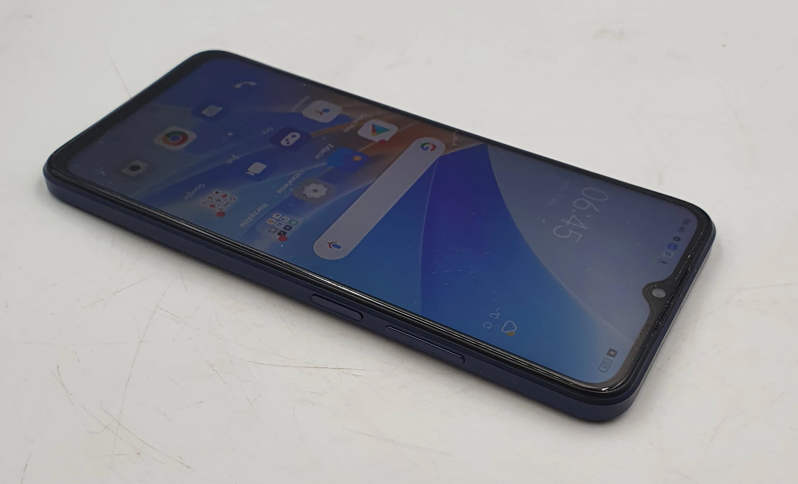 oppo-a17-typ-smartfon