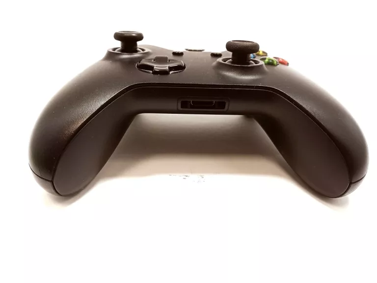 pad-xbox-one-1537-w-pady-do-microsoft-xbox-one-kolor-czarny