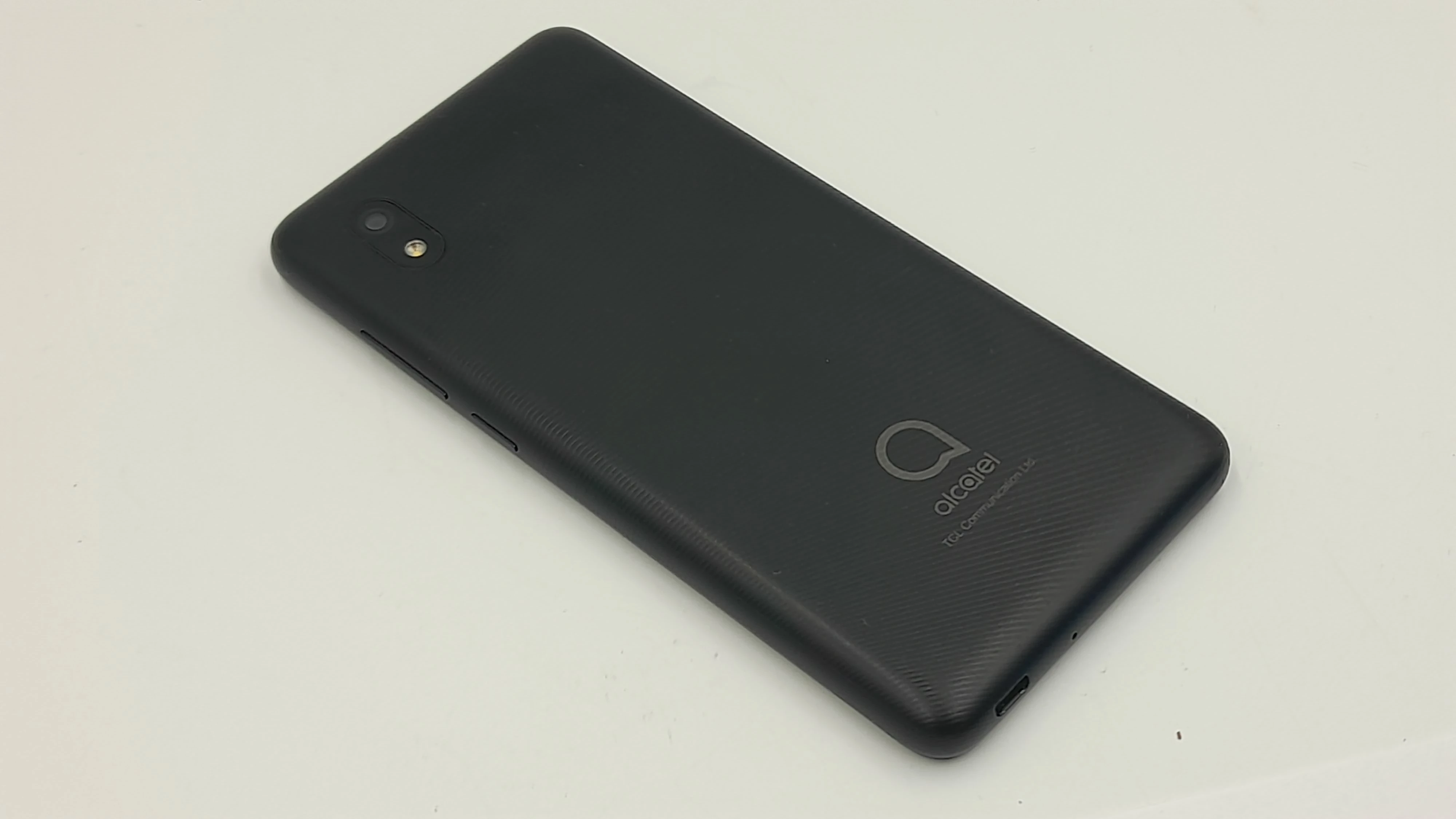 telefon-alcatel-1b-dziala-tylko-w-t-mobile-przekatna-ekranu-550