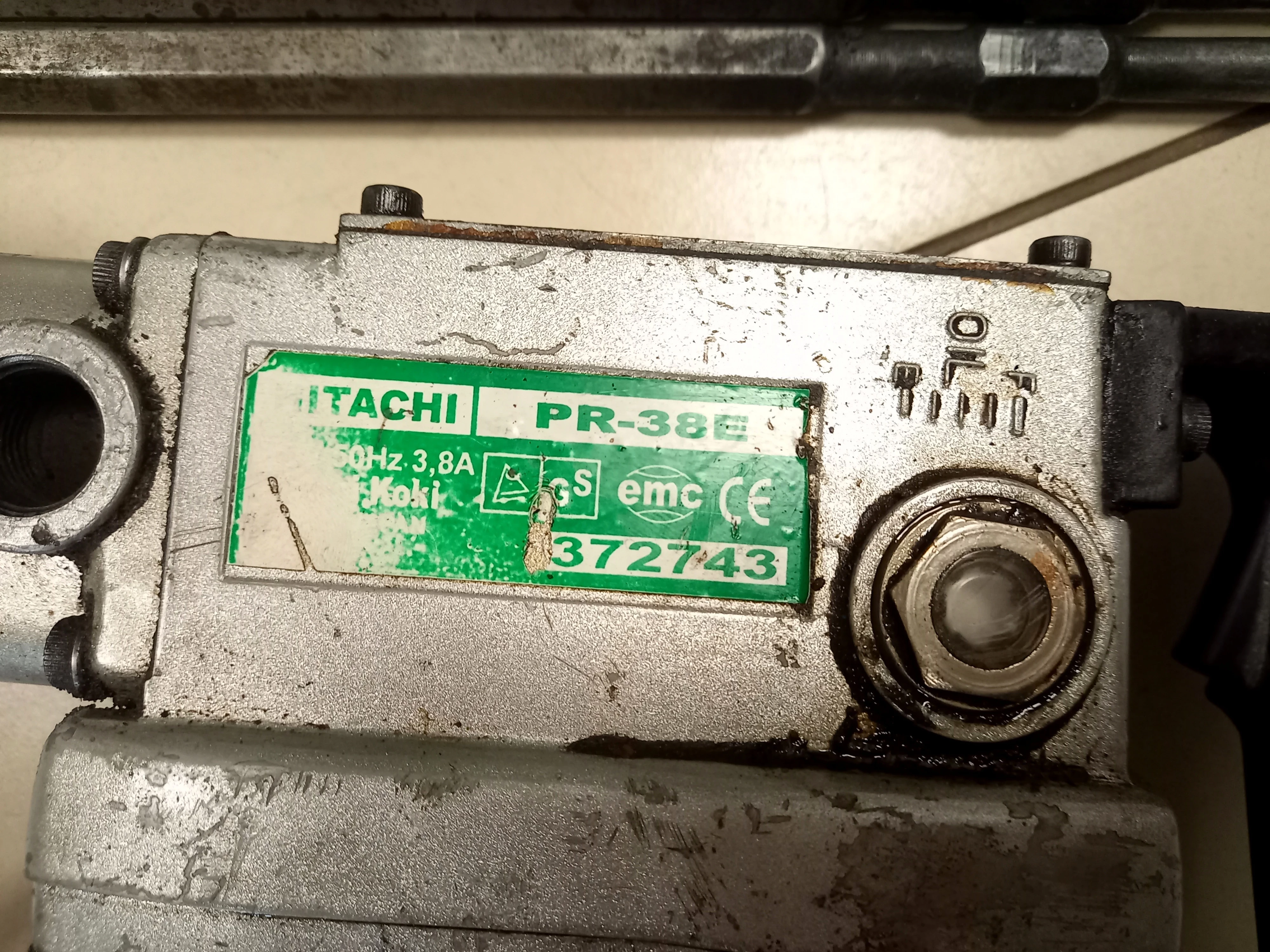 mlot-pneumatyczny-hitachi-pr-38e-marka-hitachi