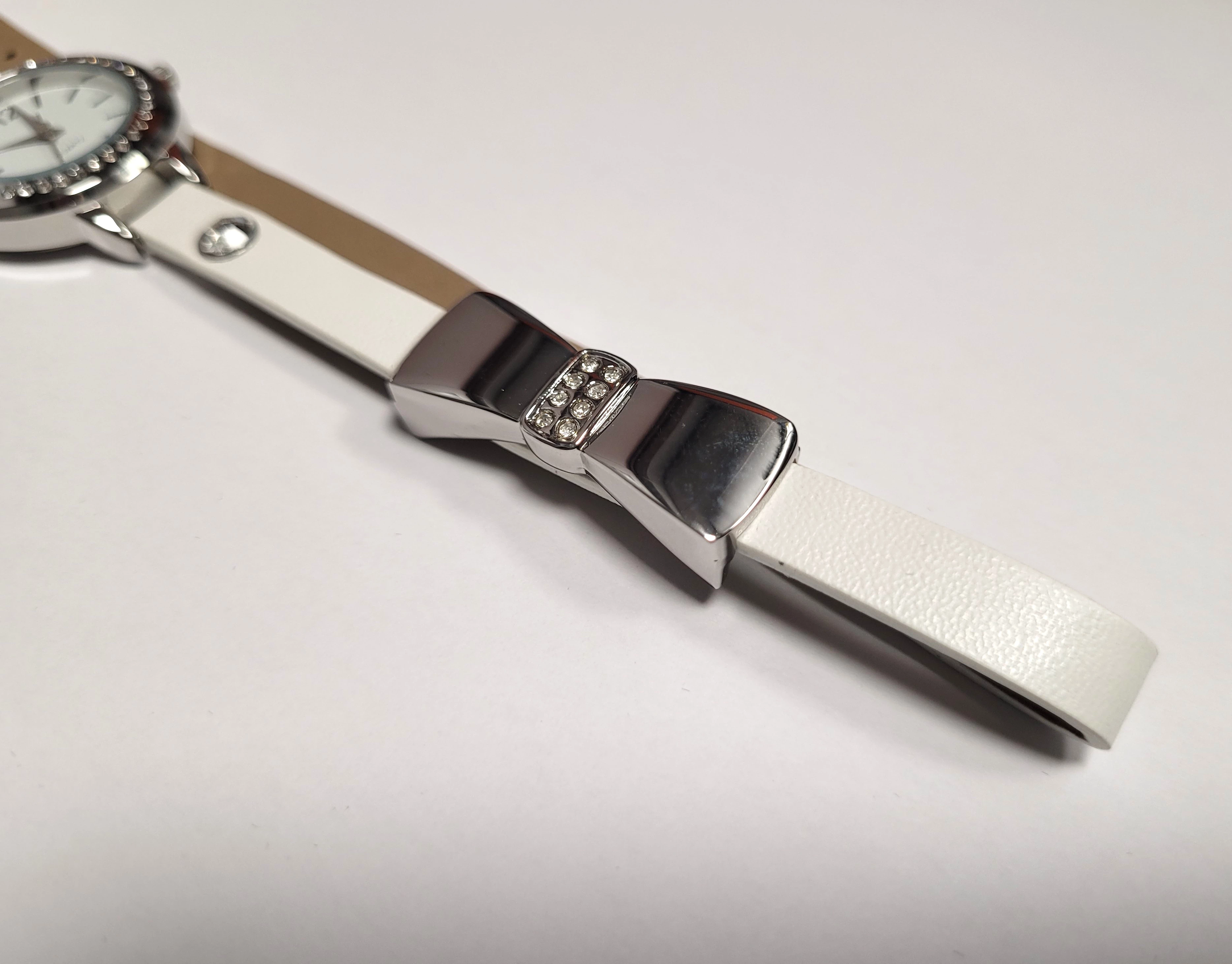 zegarek-avon-zestaw-rodzaj-analogowe