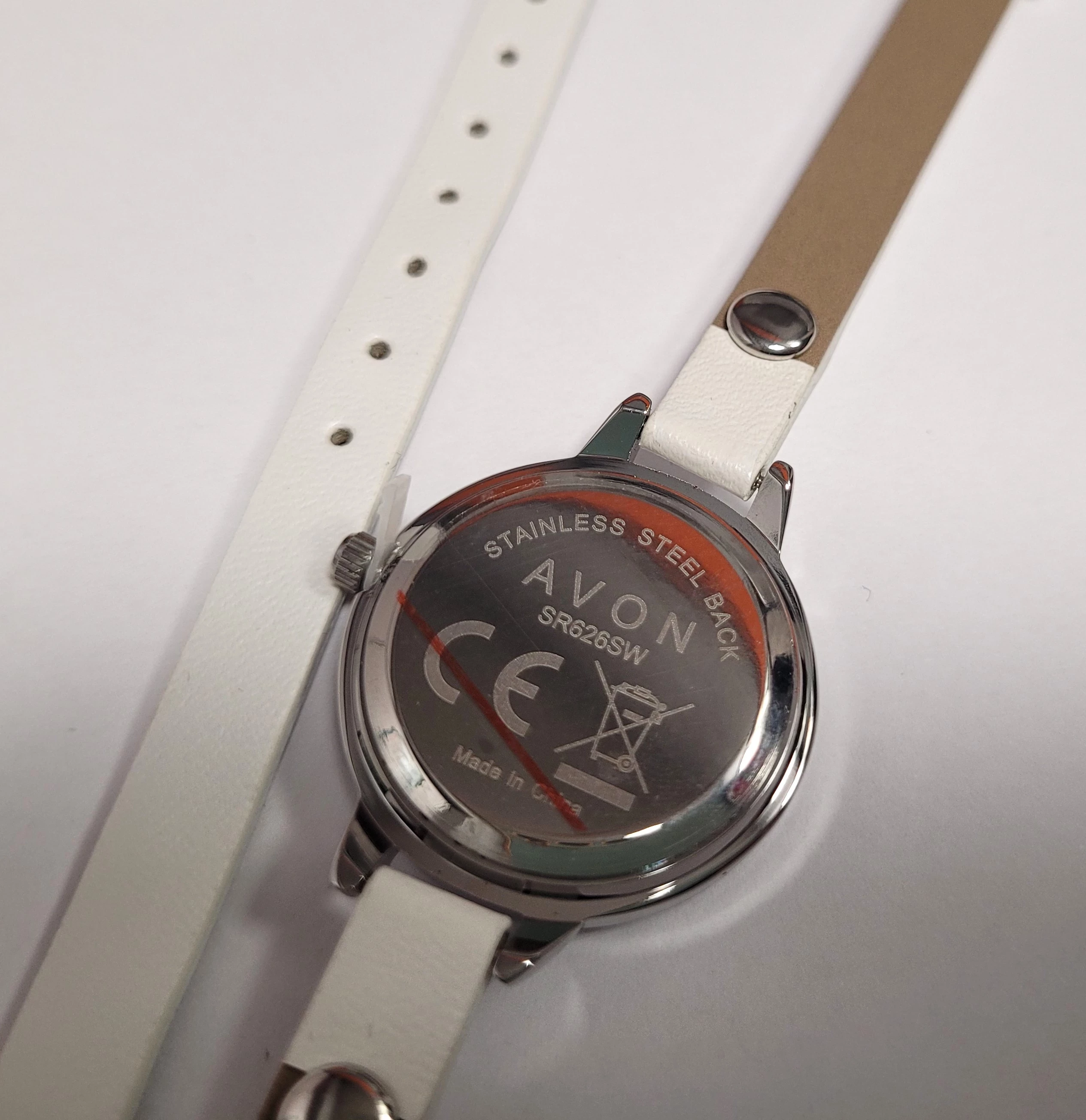 zegarek-avon-zestaw-ksztalt-koperty-okragla