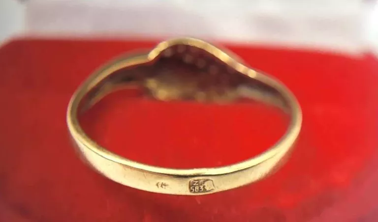 PIĘKNY ZŁOTY PIERŚCIONEK 585 CYRKONIA 14 K R.18