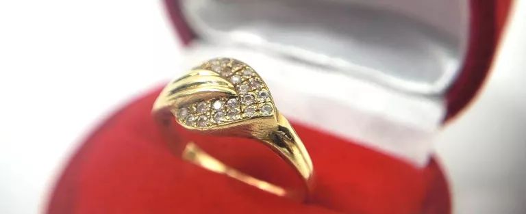PIĘKNY ZŁOTY PIERŚCIONEK 585 CYRKONIA 14 K R.18