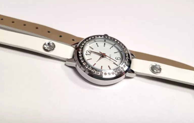 zegarek-avon-zestaw-typ-nareczny