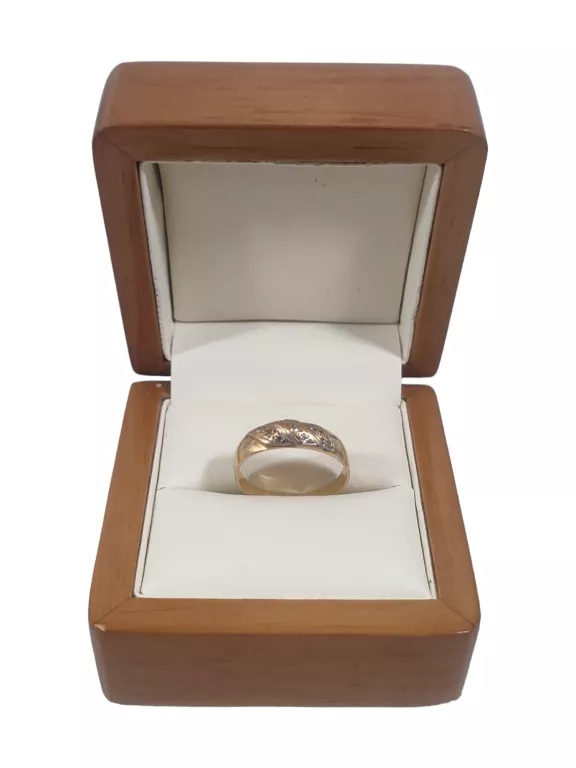 WYJĄTKOWY ZŁOTY PIERŚCIONEK 2,63G/750/R.16