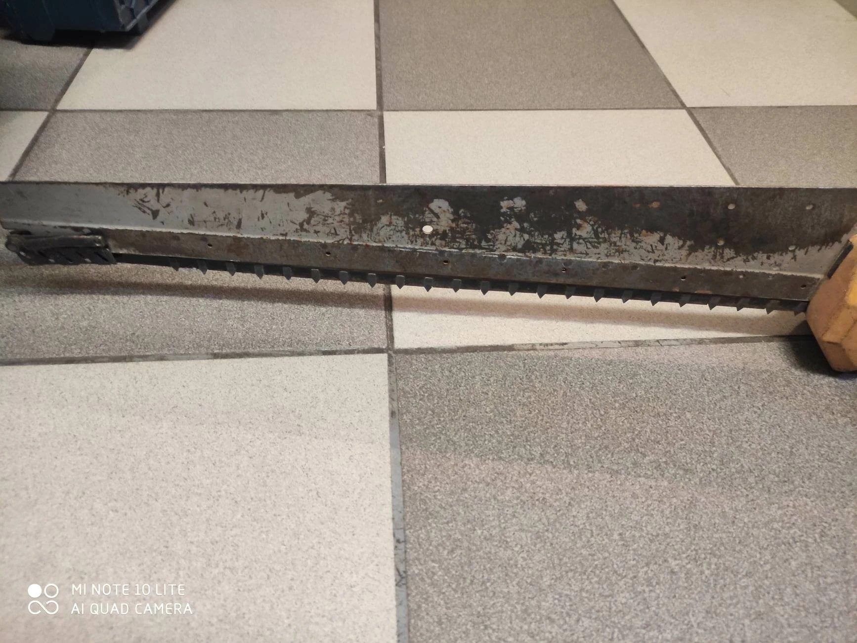 pila-lancuchowa-dewalt-dw393qs-marka-dewalt