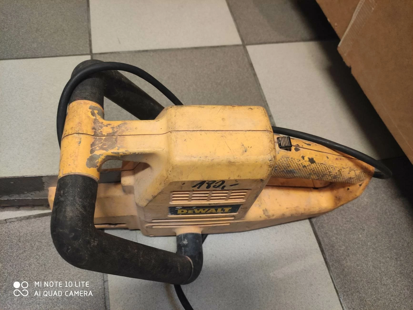 pila-lancuchowa-dewalt-dw393qs-stan-uzywany