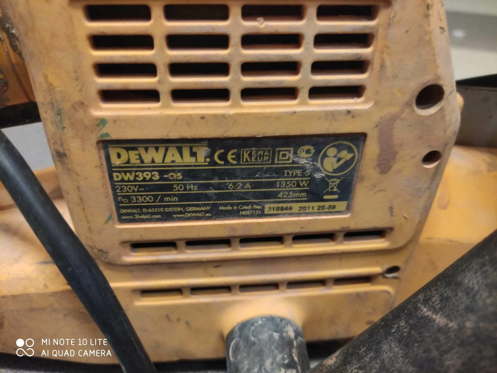 pila-lancuchowa-dewalt-dw393qs-zasilanie-sieciowe