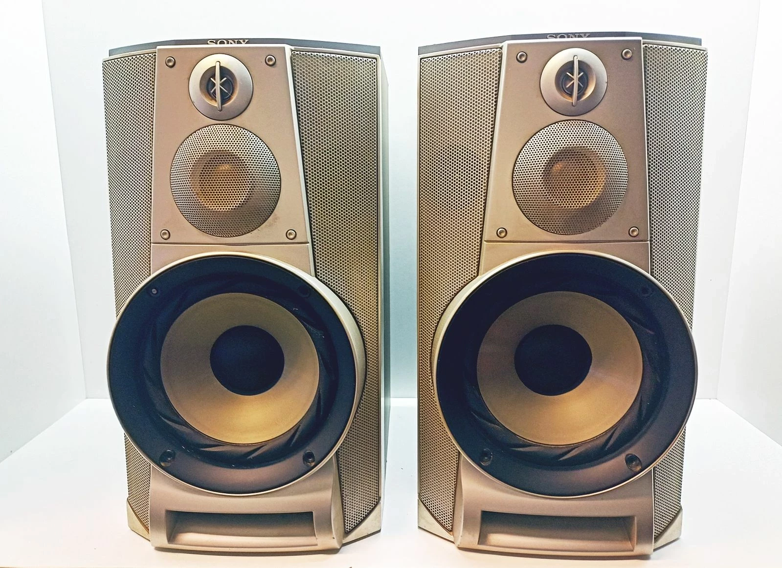 kolumny-sony-ss-w777g-konstrukcja-czterodrozne