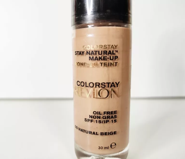 REVLON COLORSTAY 05 NATURAL BEIGE OIL FREE