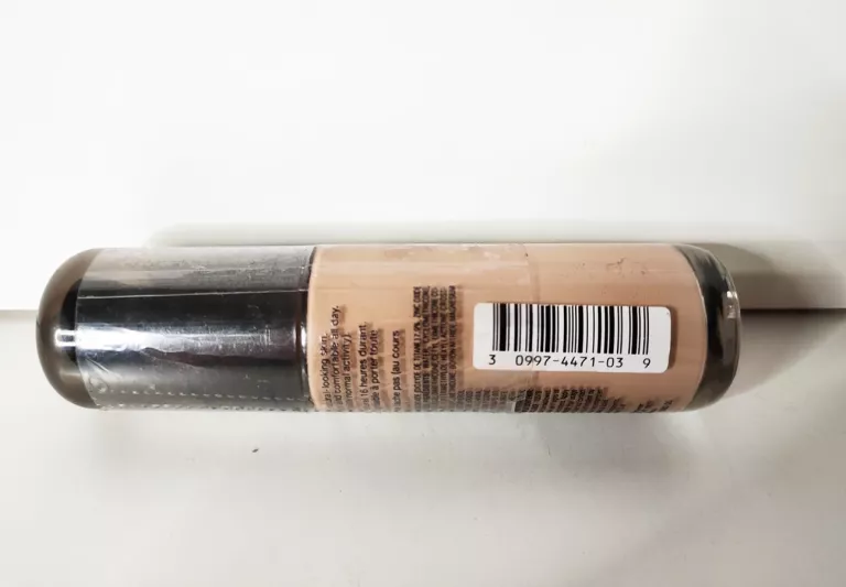 revlon-colorstay-05-natural-beige-konsystencja-129874-1