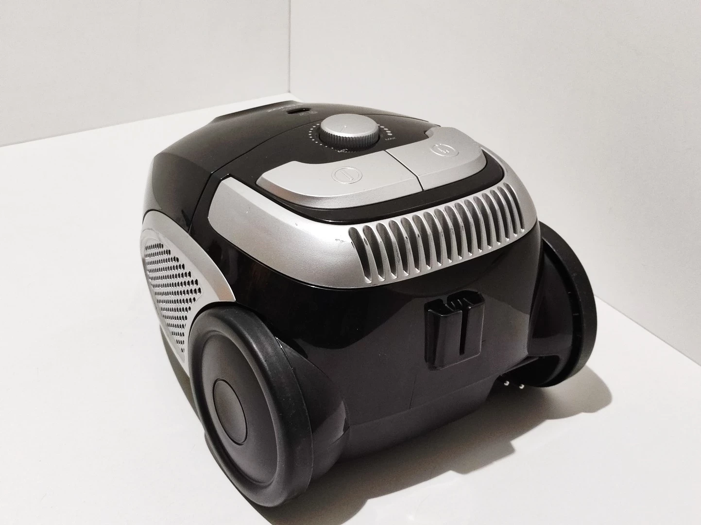 odkurzacz-amica-zonda-1600w-kod-producenta-vp-1052-zonda